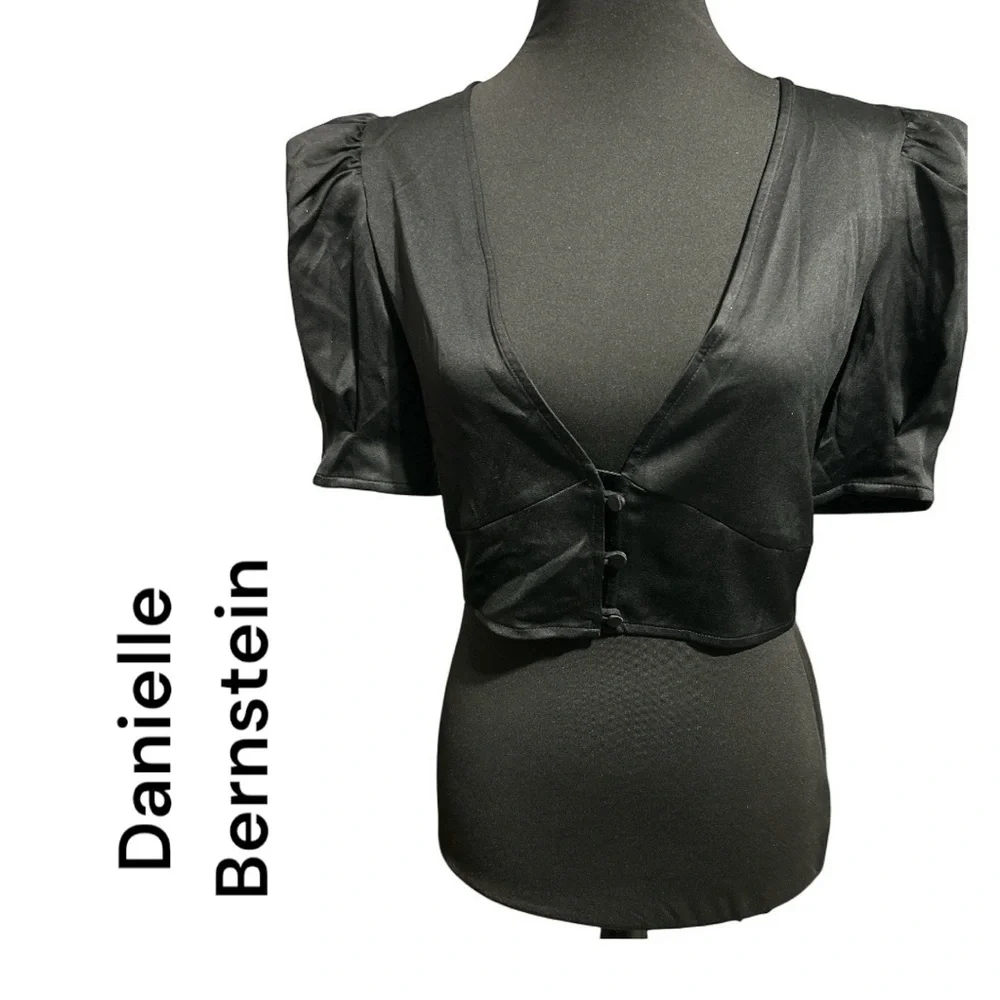 Danielle Bernstein Women’s Short‎ Sleeve Black Crop Blouse - Size M